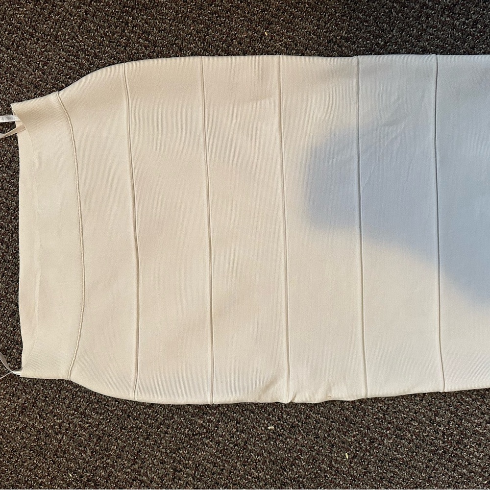 BCBGMaxAzria Cream Pencil Skirt bandage classic